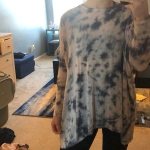 tie-dye long sleeve top